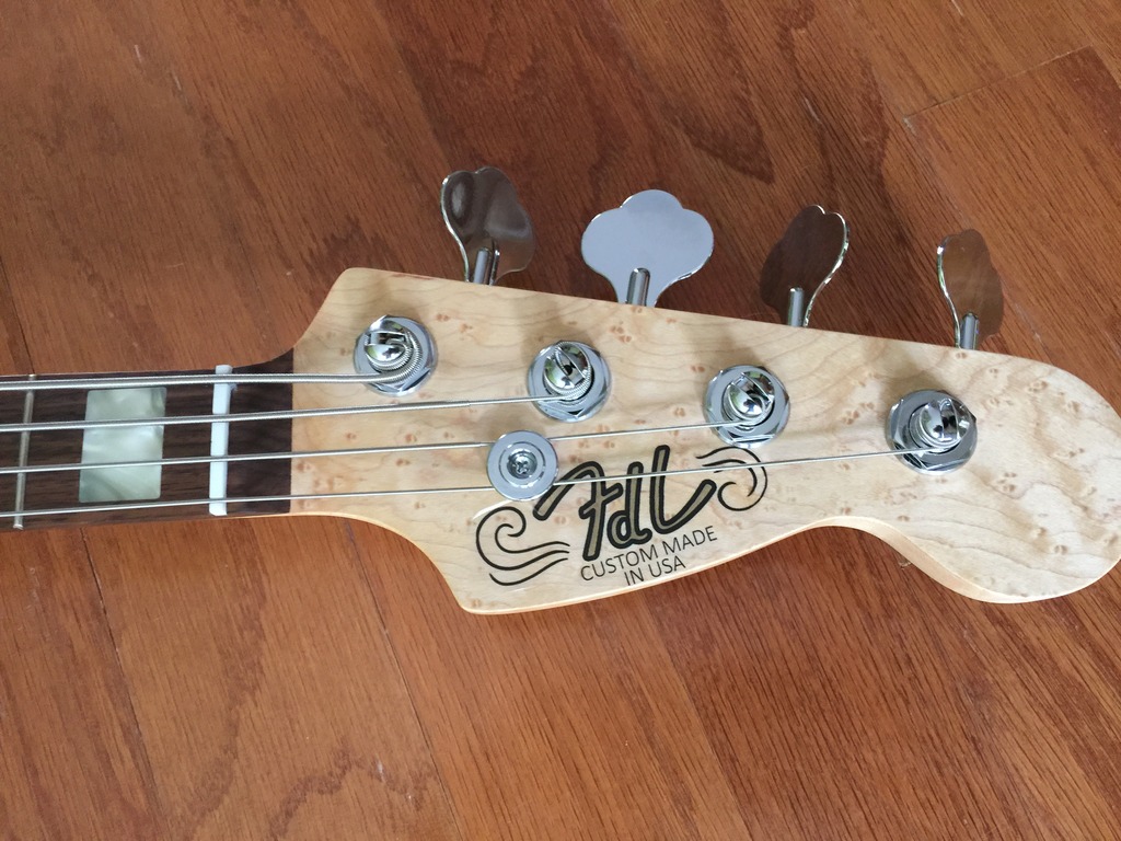 Headstock_front_2.jpg
