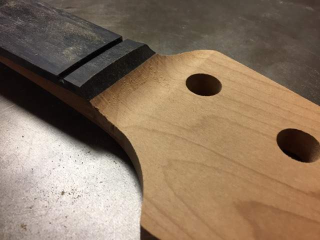 headstock_sniping_small.jpg