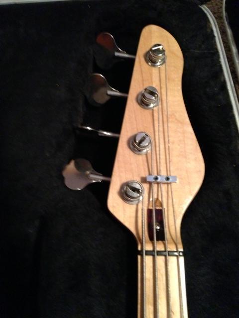 headstock_zpsc5d3fdd5.jpg