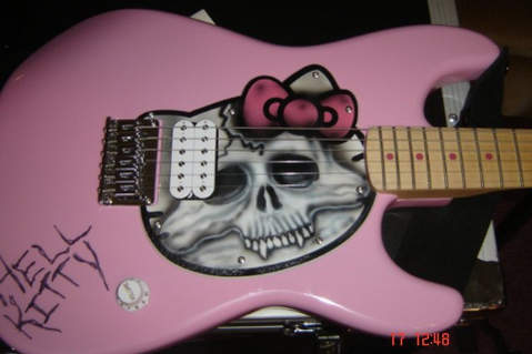 Hell Kitty Strat.jpg