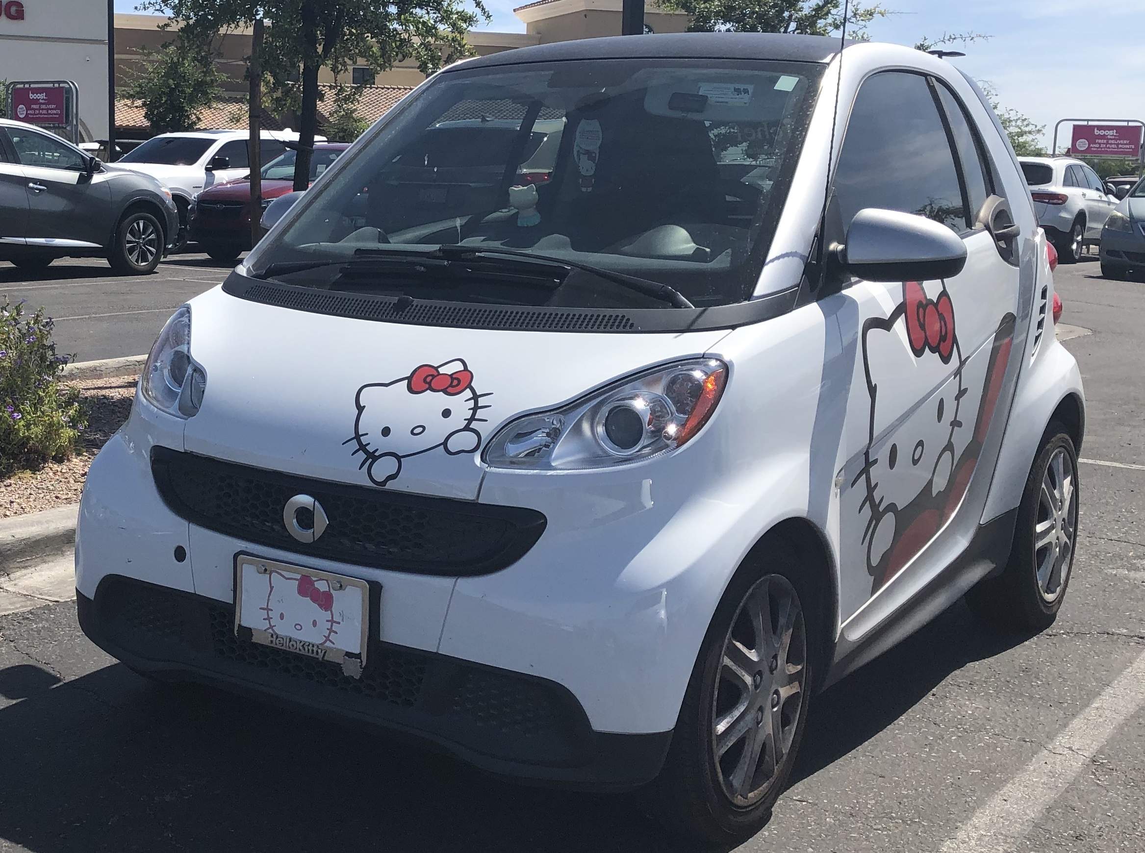 HelloKittyCar2.jpg