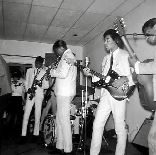 Hendrix-IsleyBros-1964.jpg