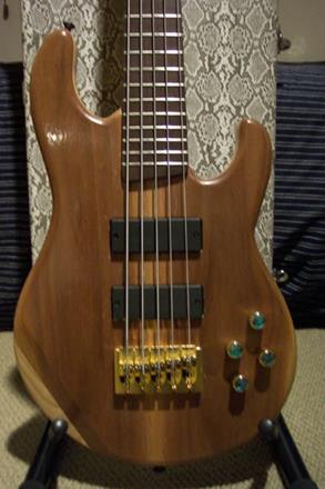 Hipshot_5-String_Bass_Bridge.jpg