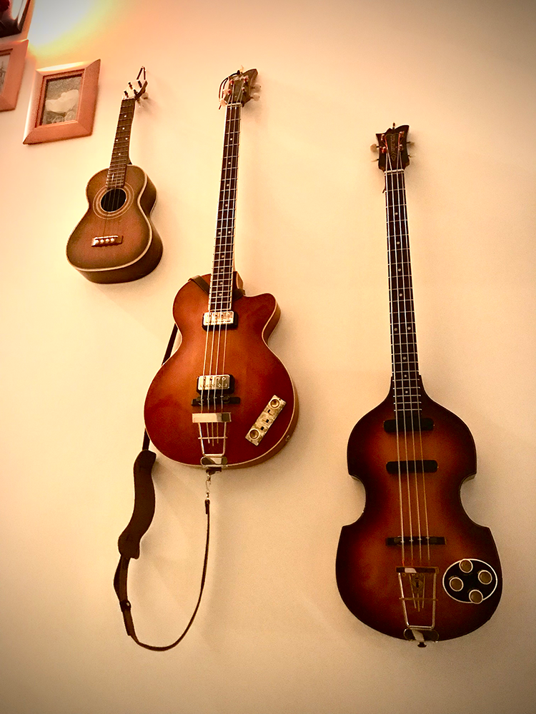 Hofners-GibsonUke.png