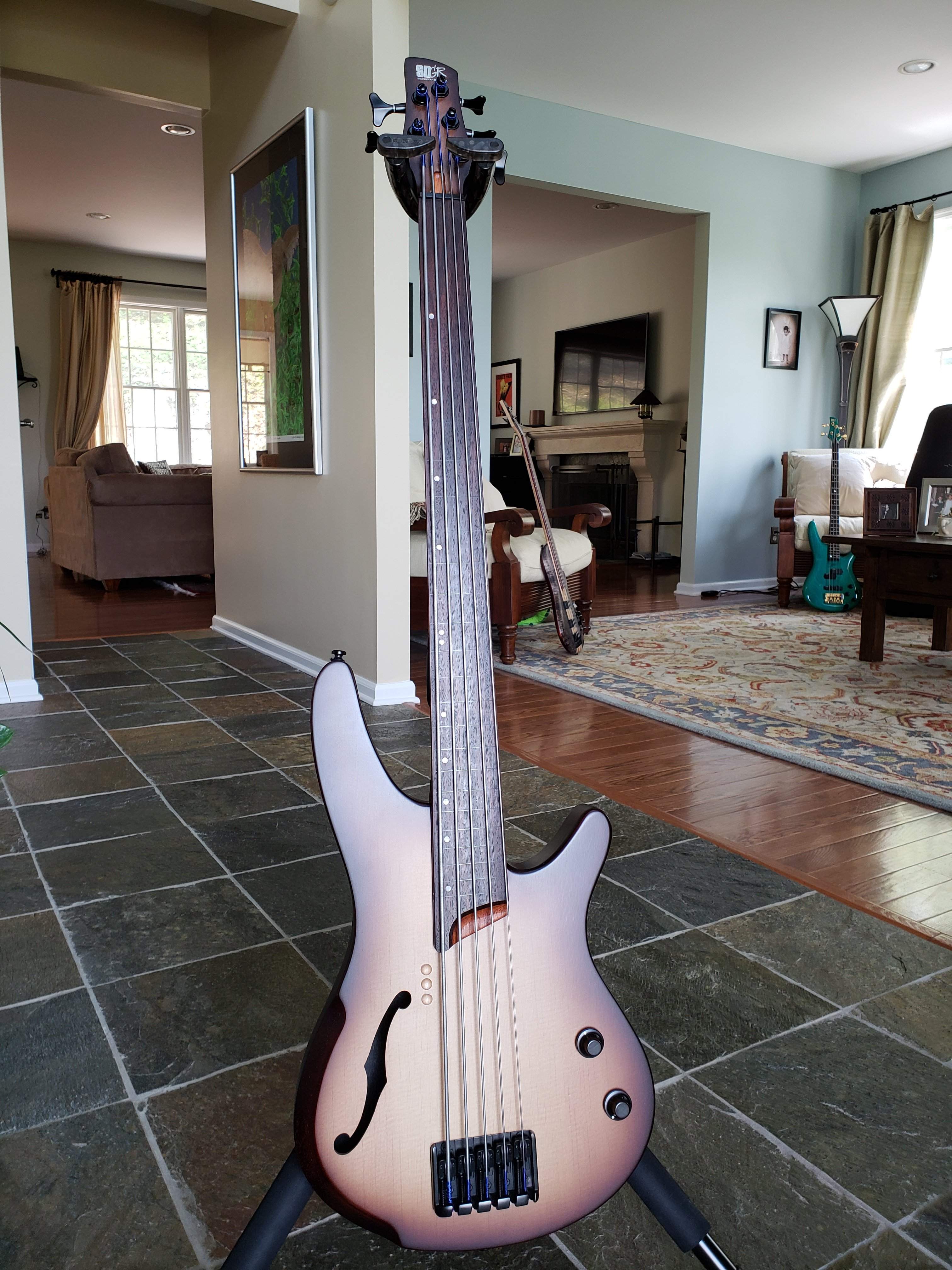 Ibanez SRH505F_front.jpg