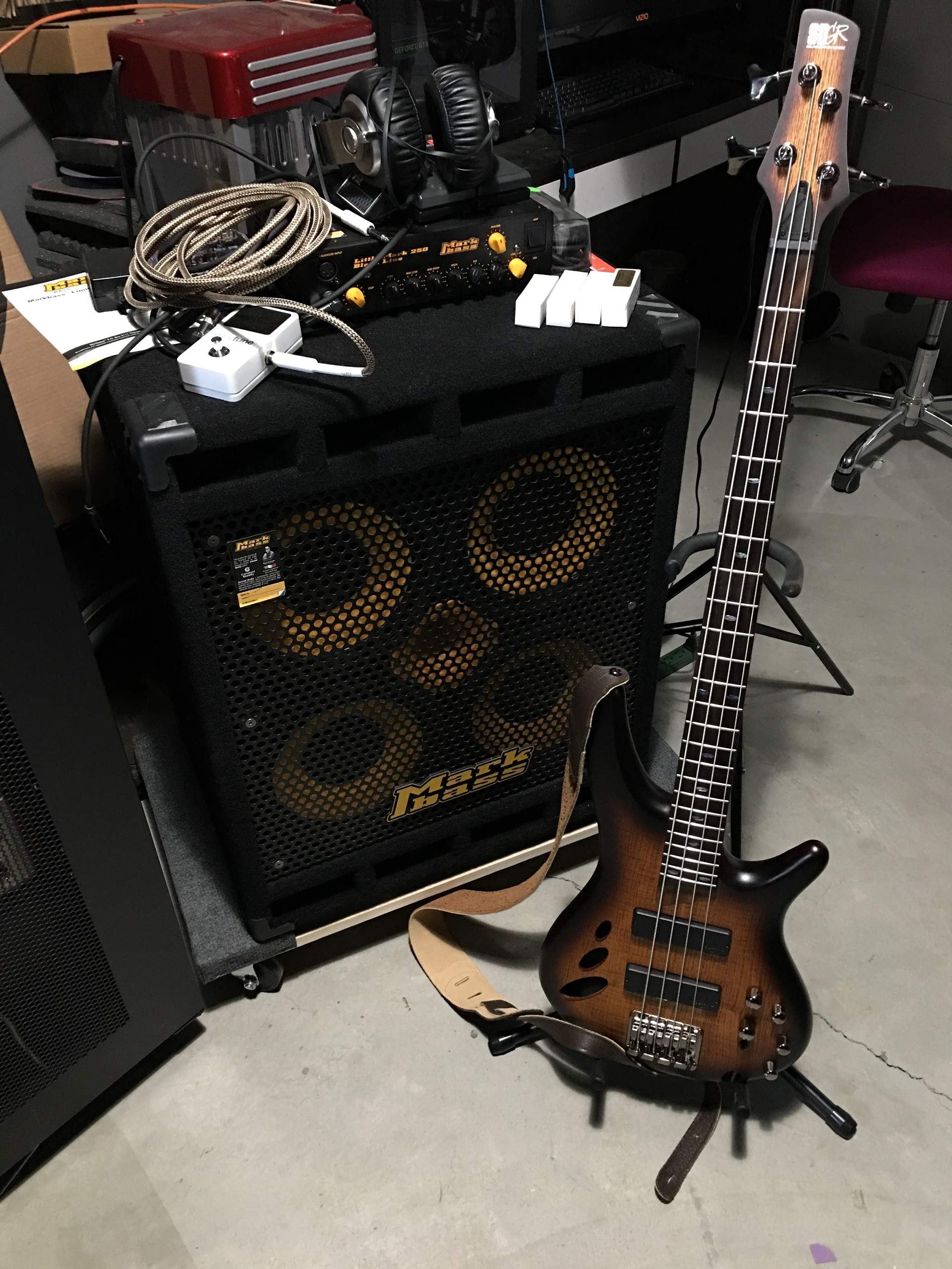 Ibanez2 Resize.jpg