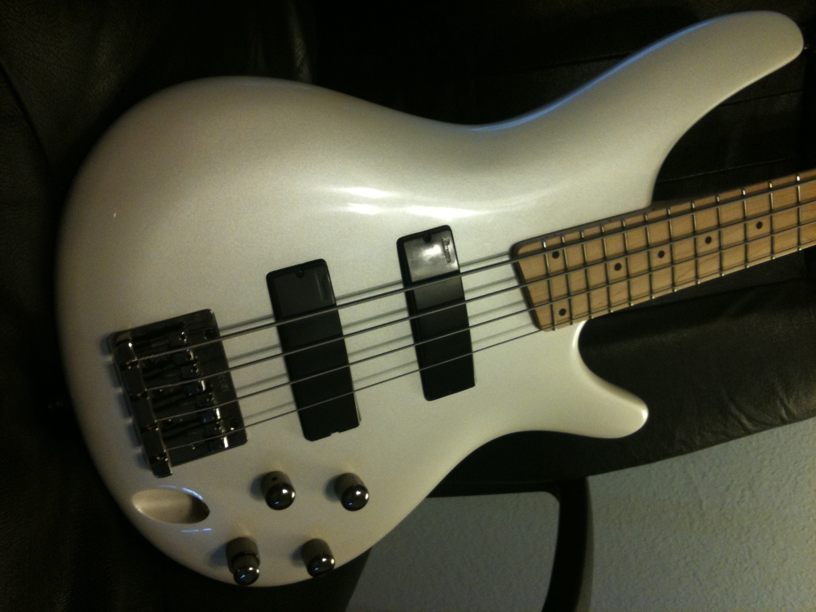 Ibanez_SR300M.jpg