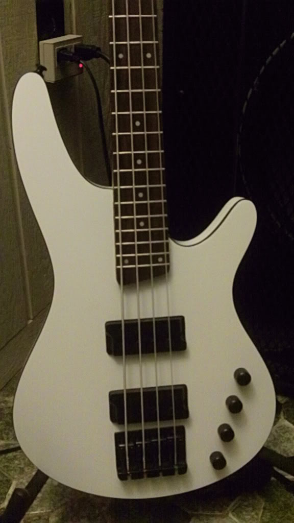 IbanezBass.jpg