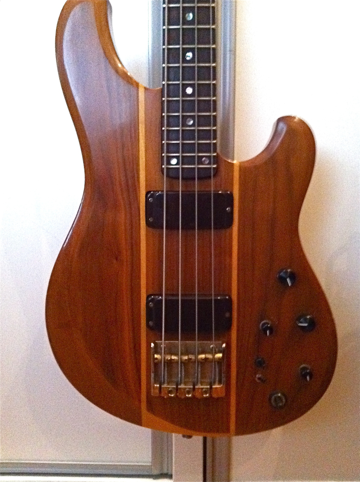 ibanezstudiobodynwekn1j.jpg