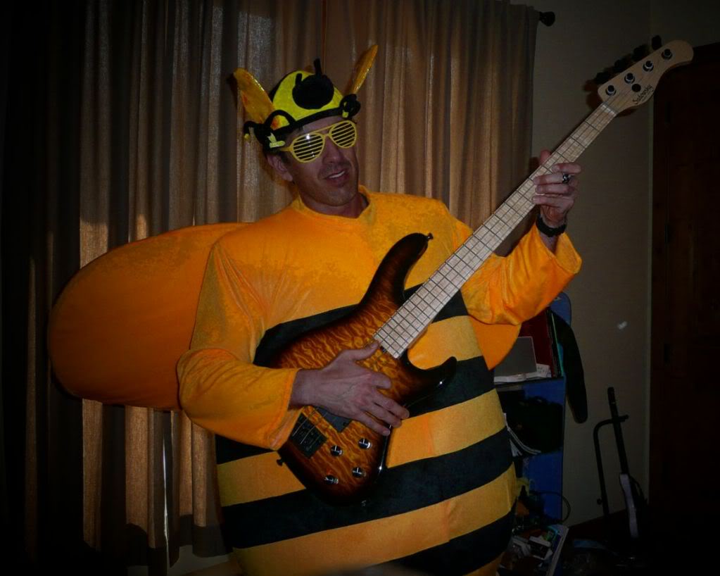 IhearabuzzwithmySadowskybass.jpg
