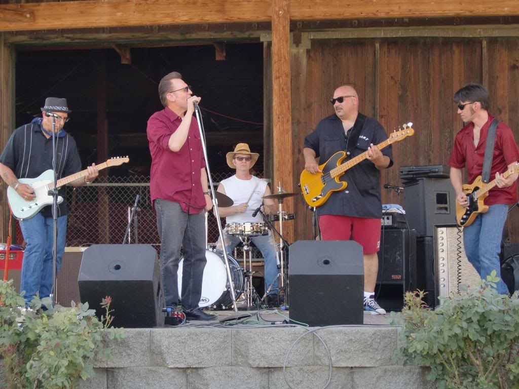 Ione_2009_a.jpg