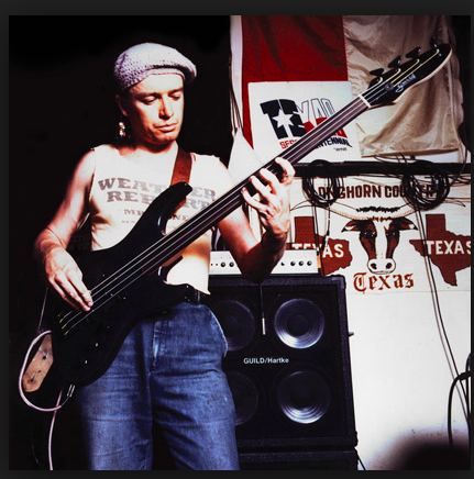 Jaco Playing Unlined Fretless.png