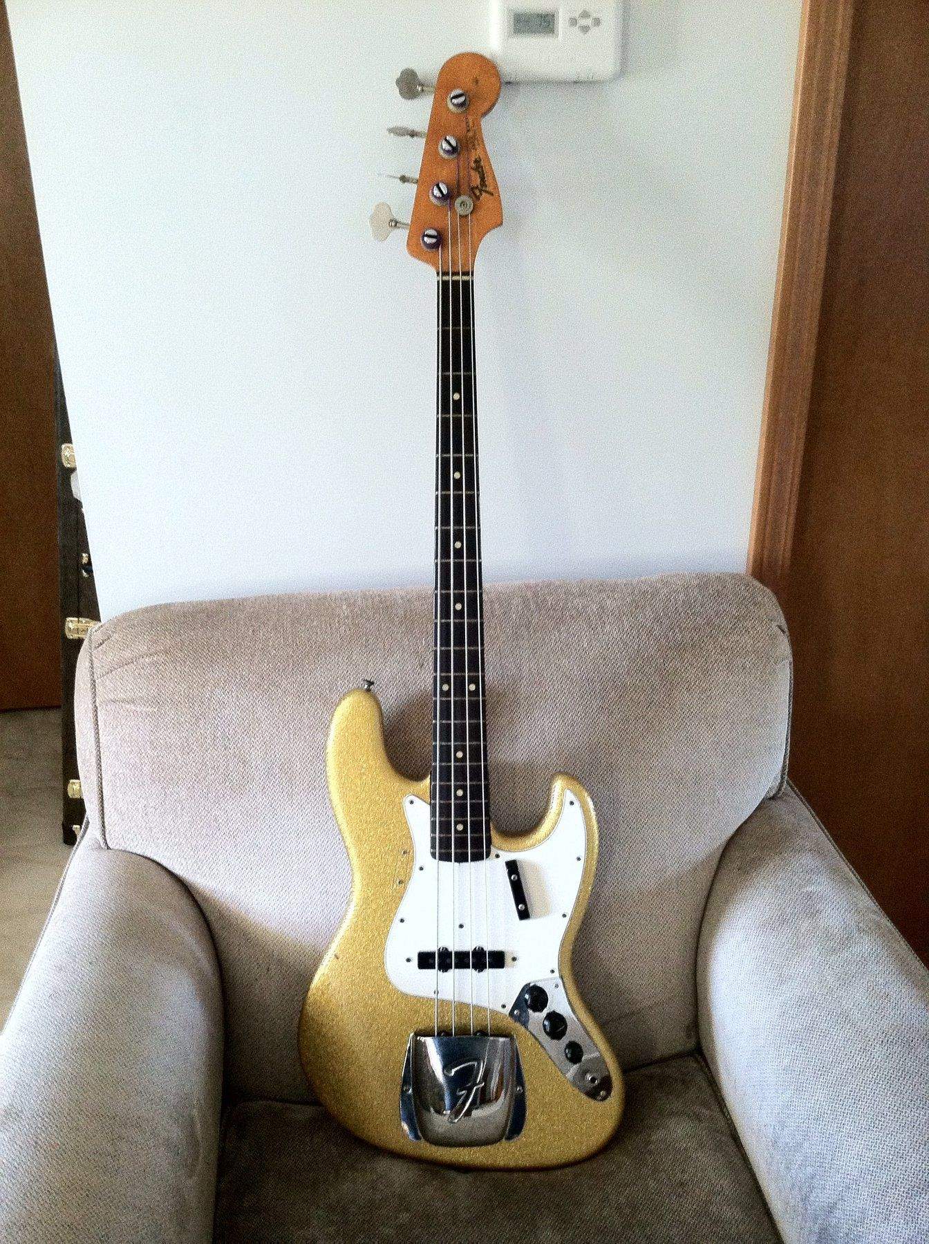 Jazz Bass 5.jpeg