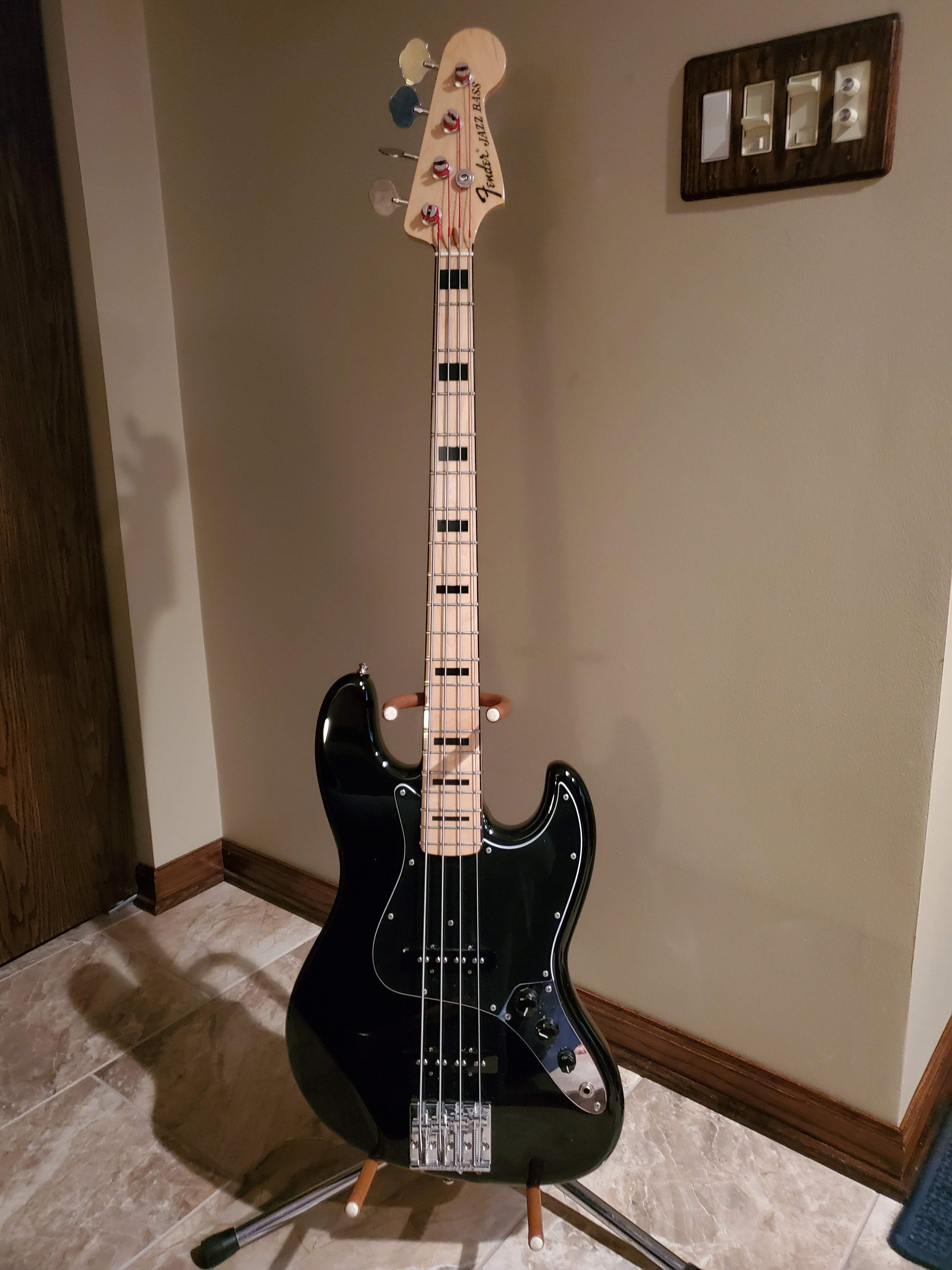 Jazz Bass.jpg