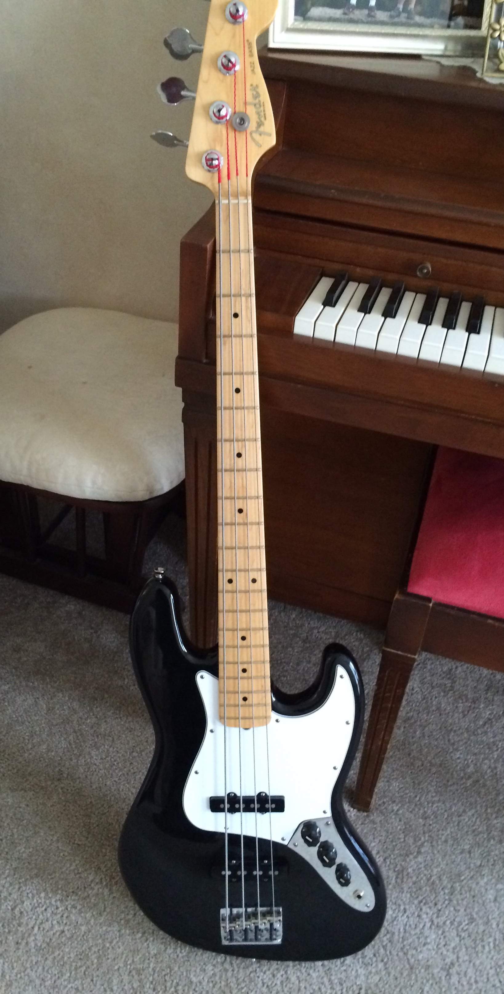 Jazz bass.jpg