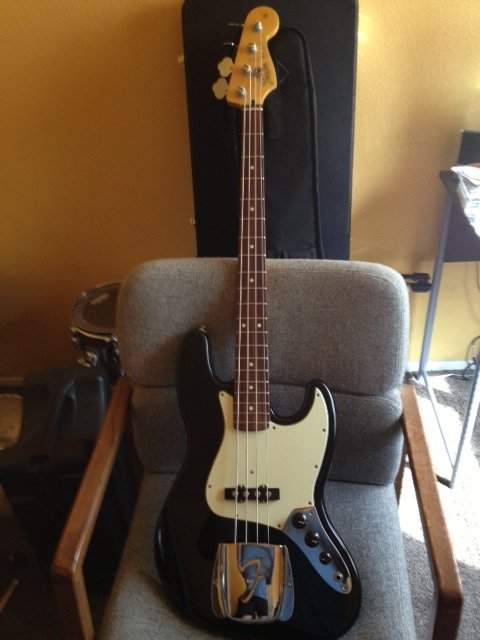 jazzbass1.JPG