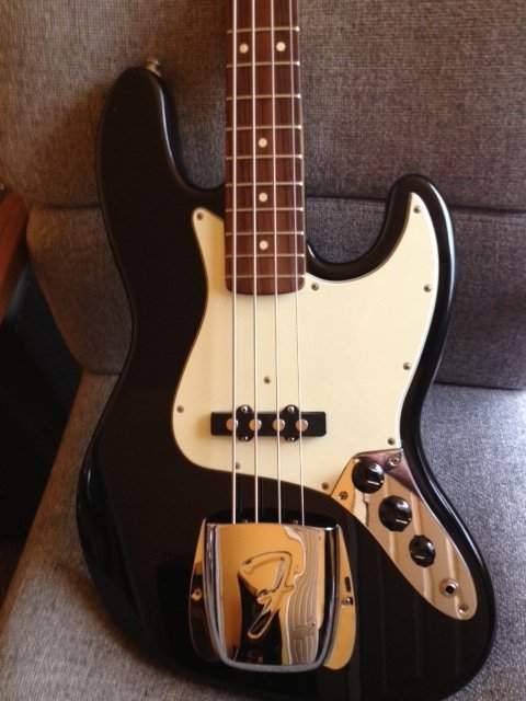 jazzbass2.JPG