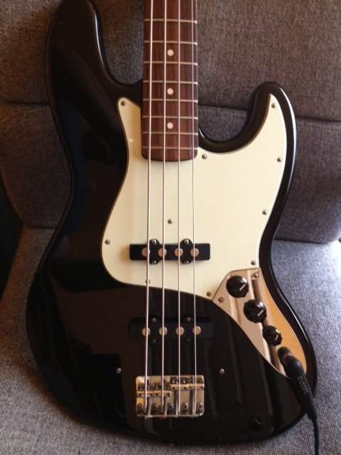 jazzbass4.JPG