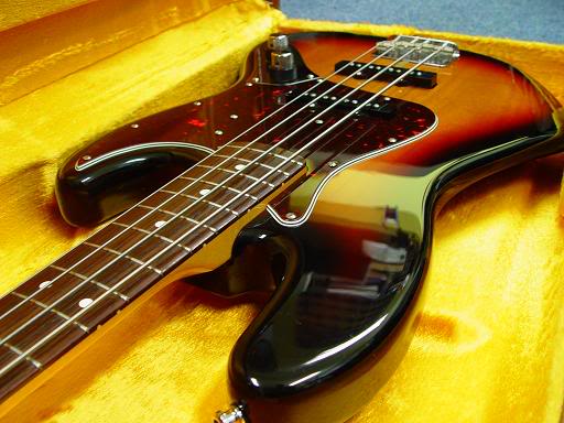 jazzbassen1002small.jpg