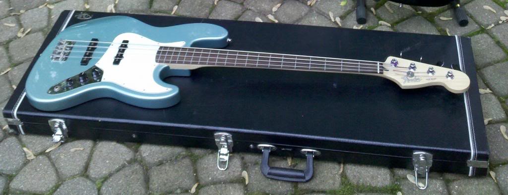JazzBassFL.jpg