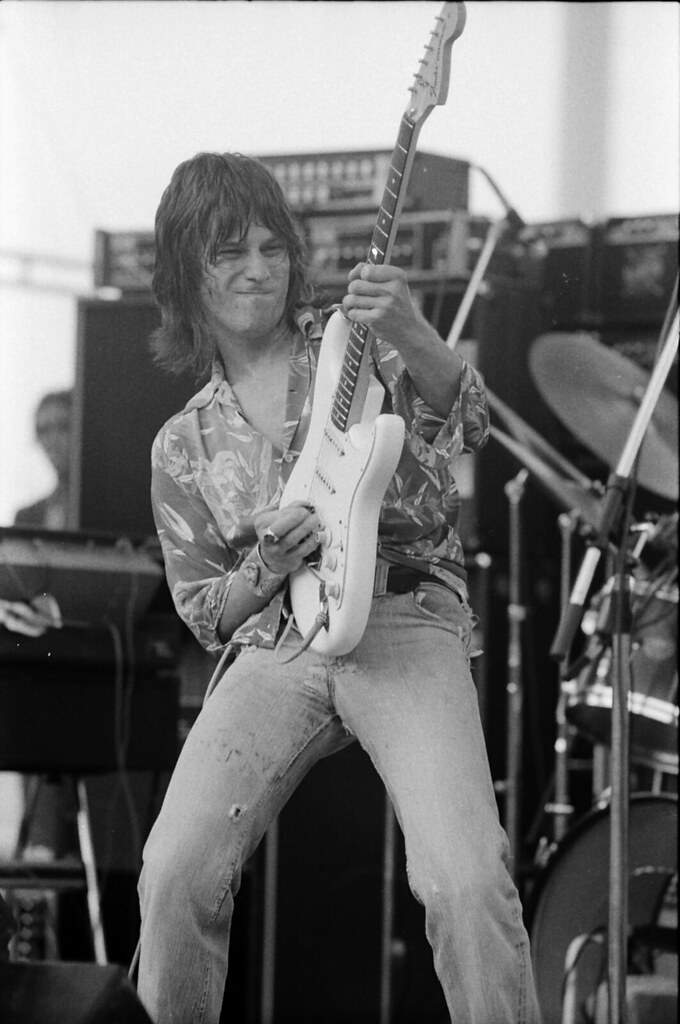 Jeff-Beck-1976.jpg
