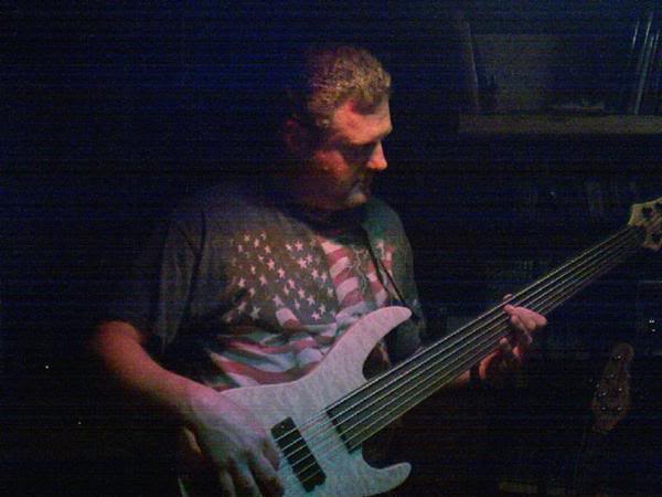 jeff_fretless.jpg