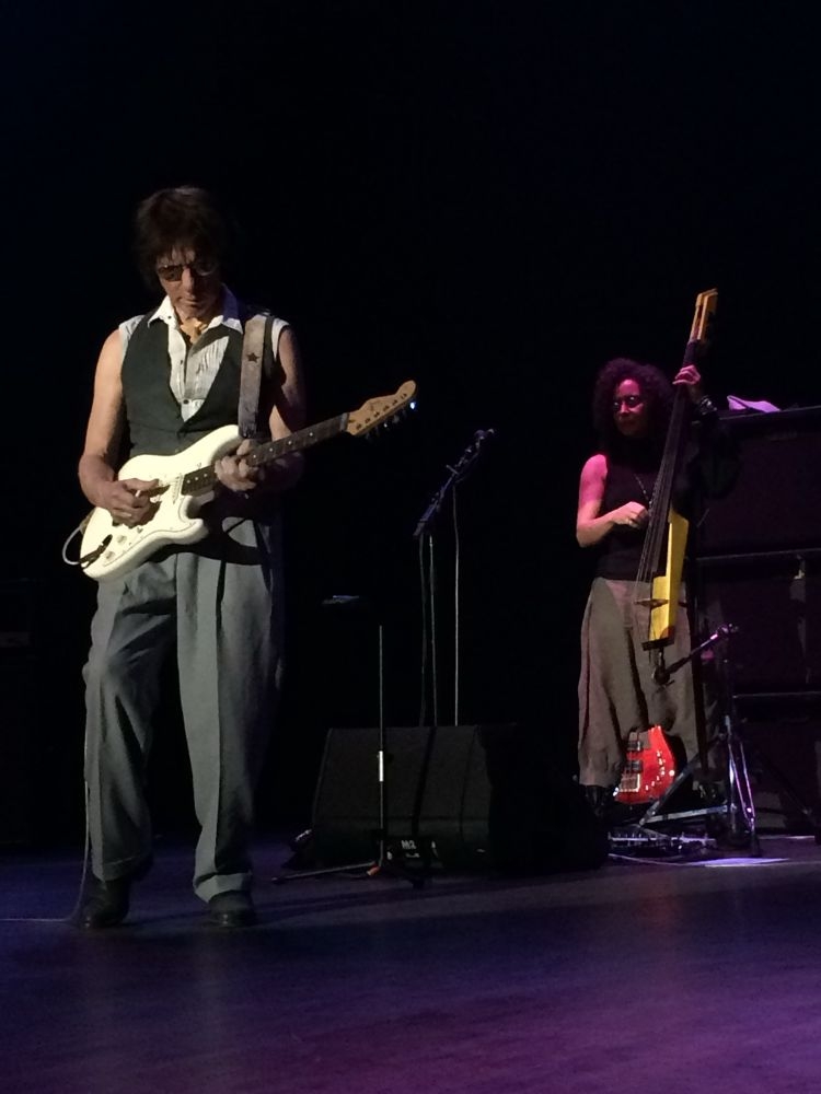 JeffBeckRhondaSmith.jpg