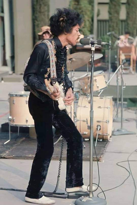 Jimi-HollywoodBowl.jpg