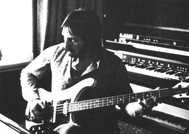 john 9 rickenbacker 8 string.JPG