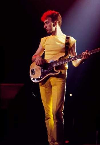 john deacon bass.jpg