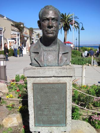 john-steinbeck-statue.jpg