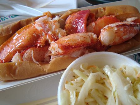 johnny_ads_lobsterroll.jpg