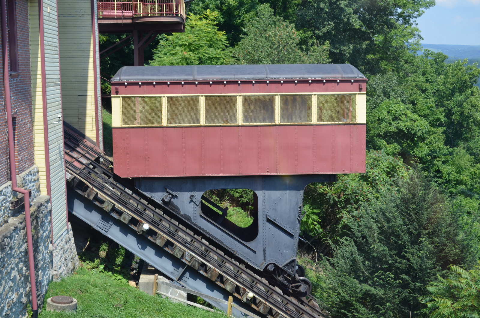Johnstown_Inclined_Plane_side_view.jpg