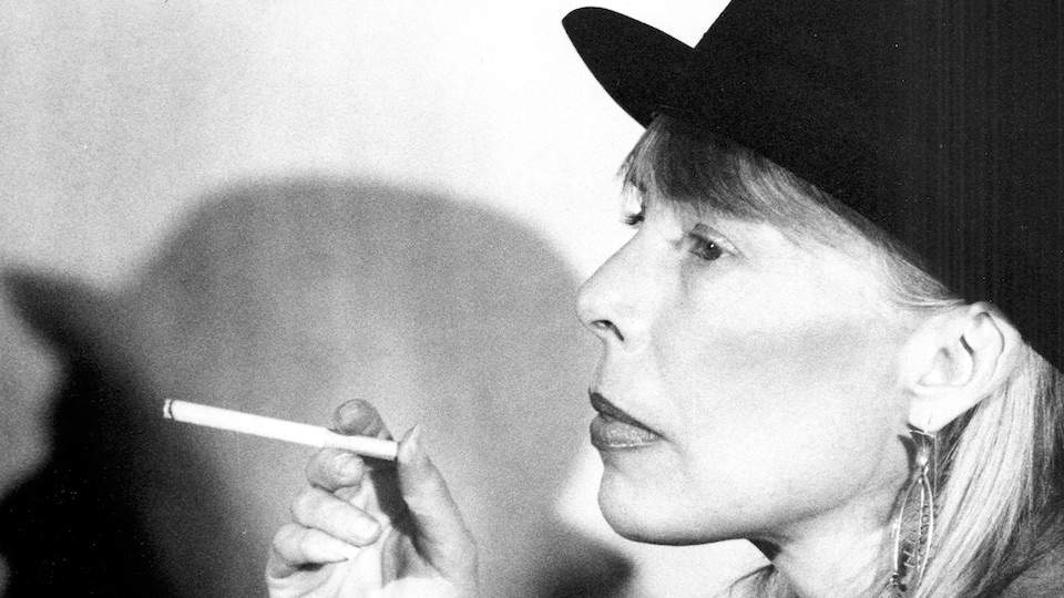 jonimitchellsmoking.jpg