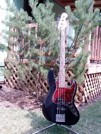 jpbass4.jpg