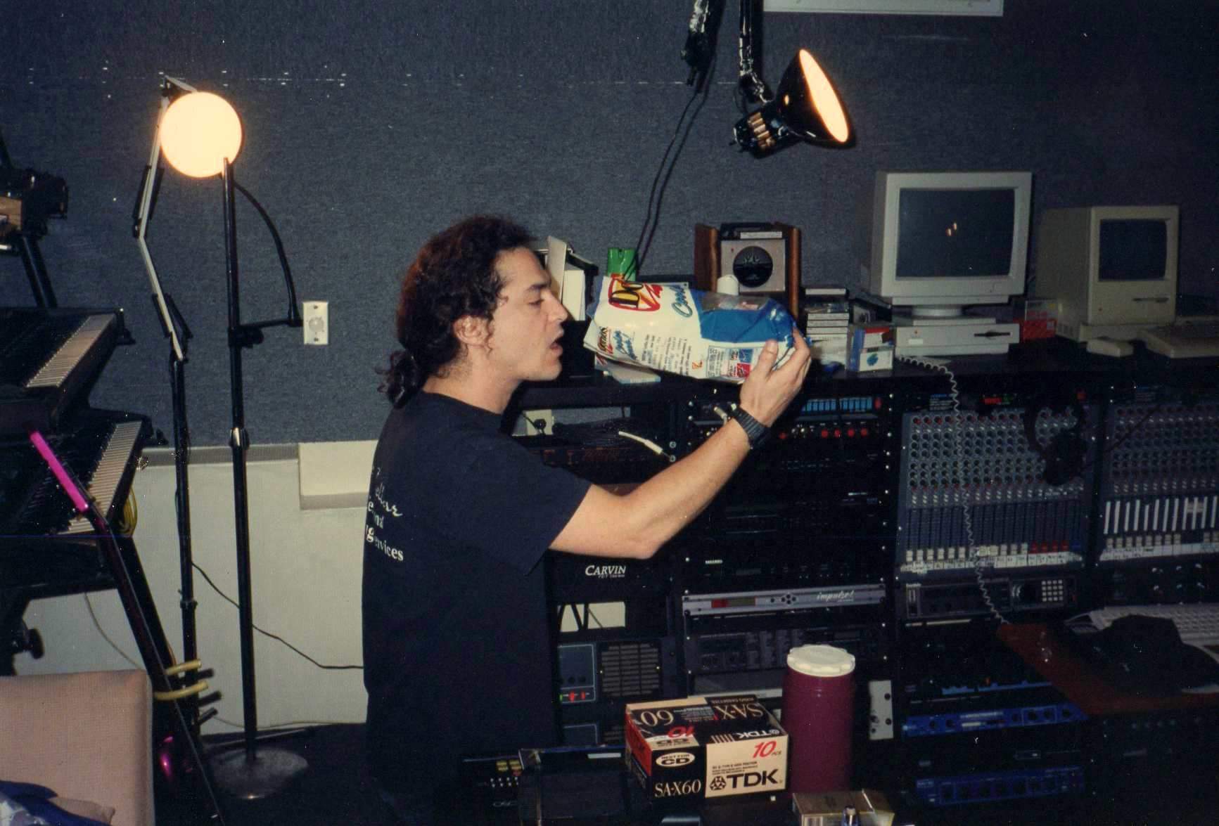 Juan snacking006.jpg