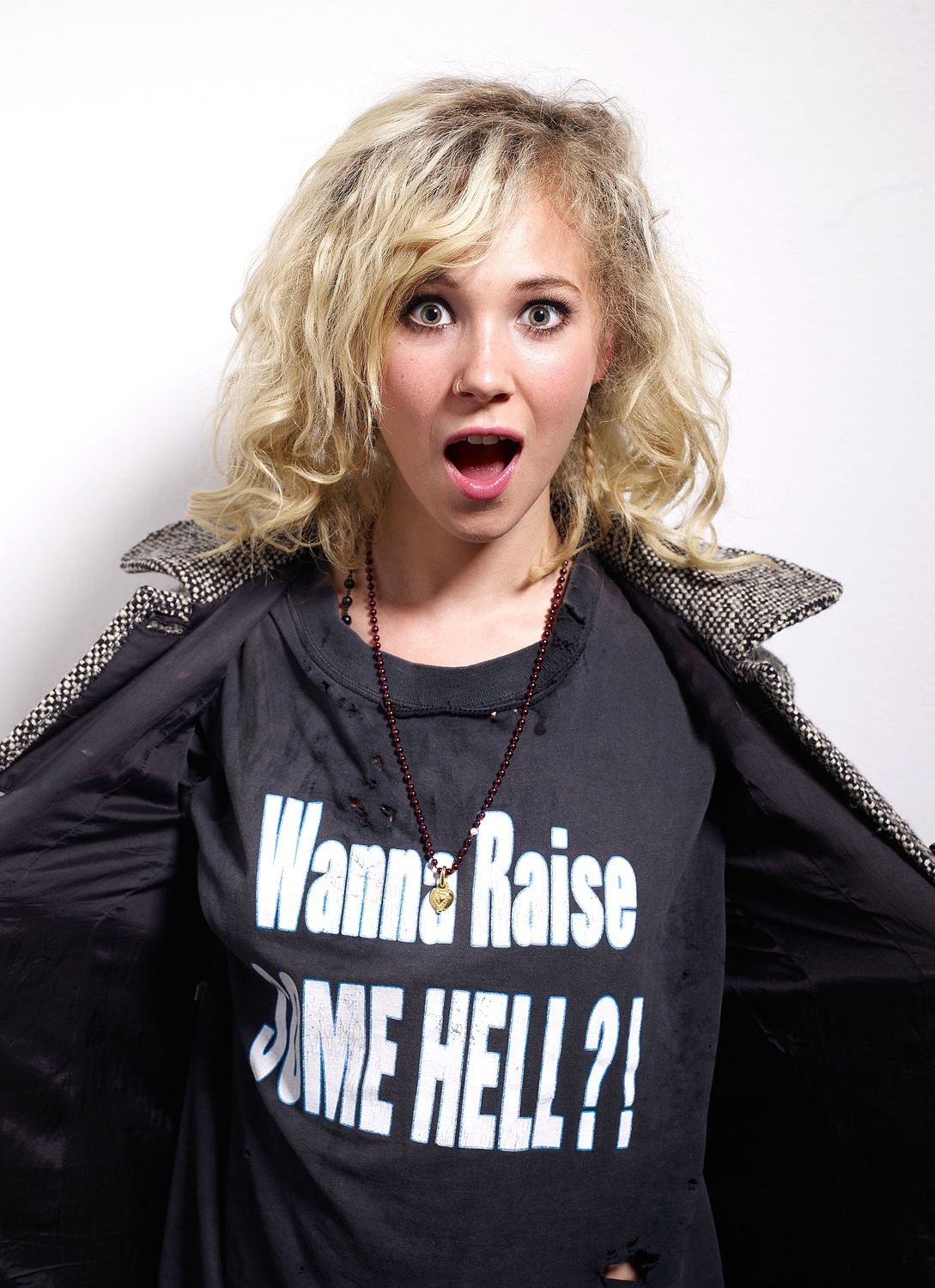 juno-temple-batman-hooker.jpg