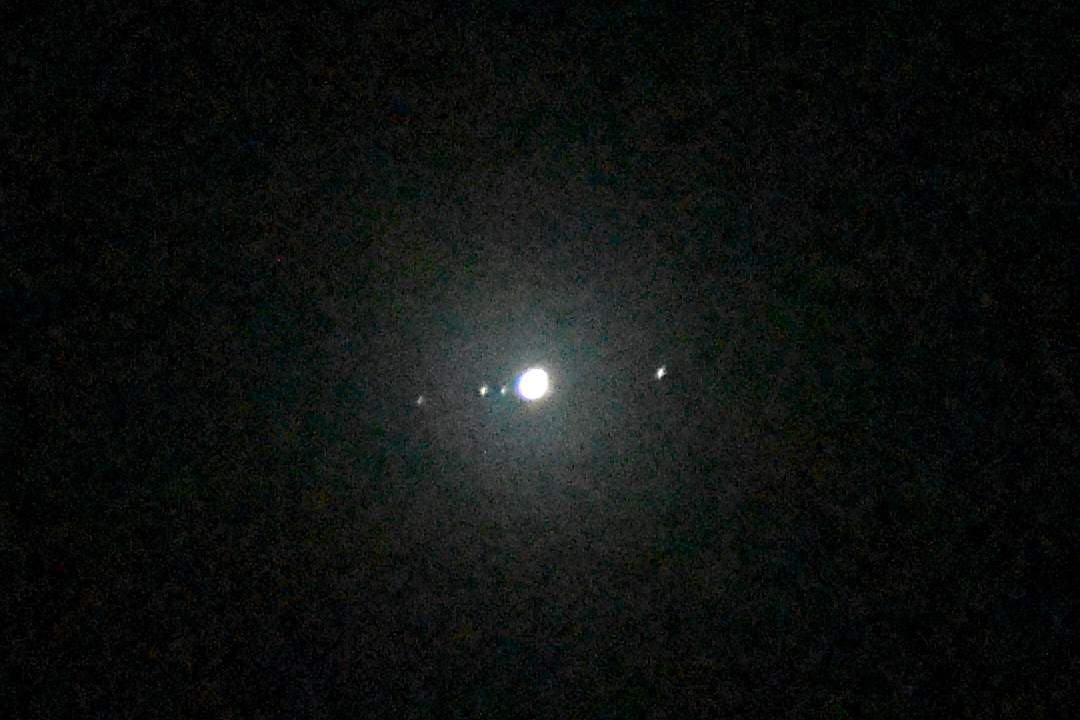 jupitermoons01.jpg