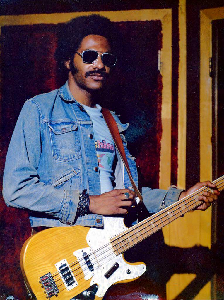 KajBass001.jpg