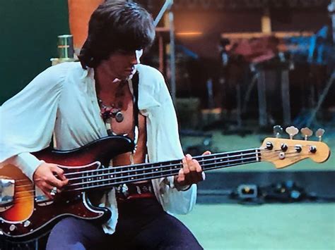 KeefOnBass3.jpg