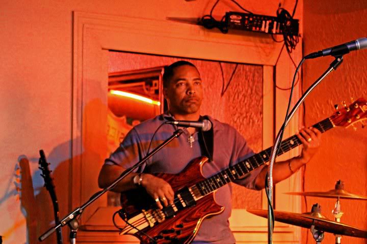 KickAssBarJune82011-a.jpg