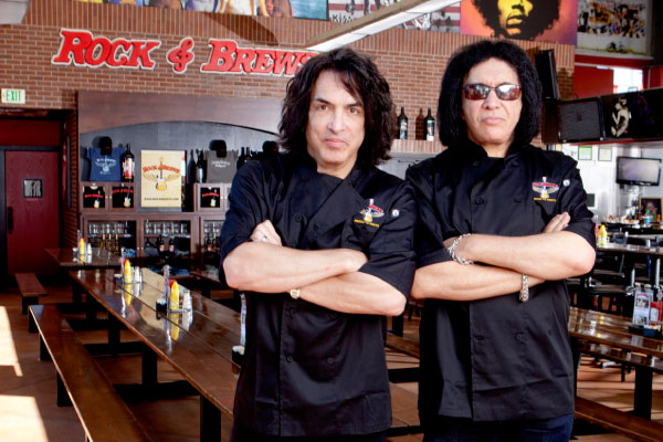 kiss-4.jpg
