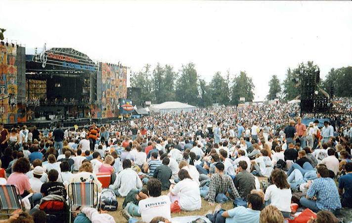 knebworth_jun90_crowd.jpg