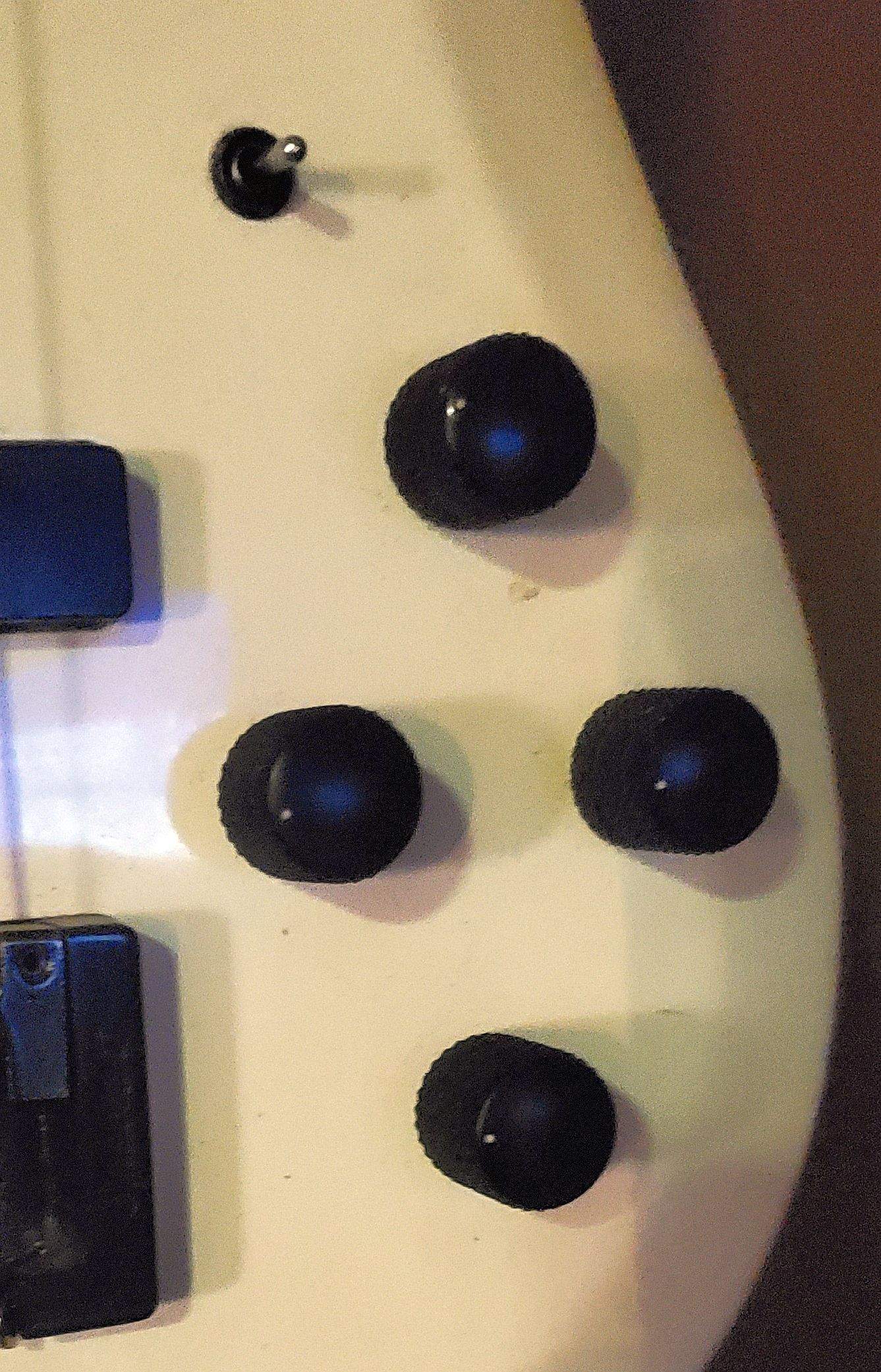 Knobs3.jpg