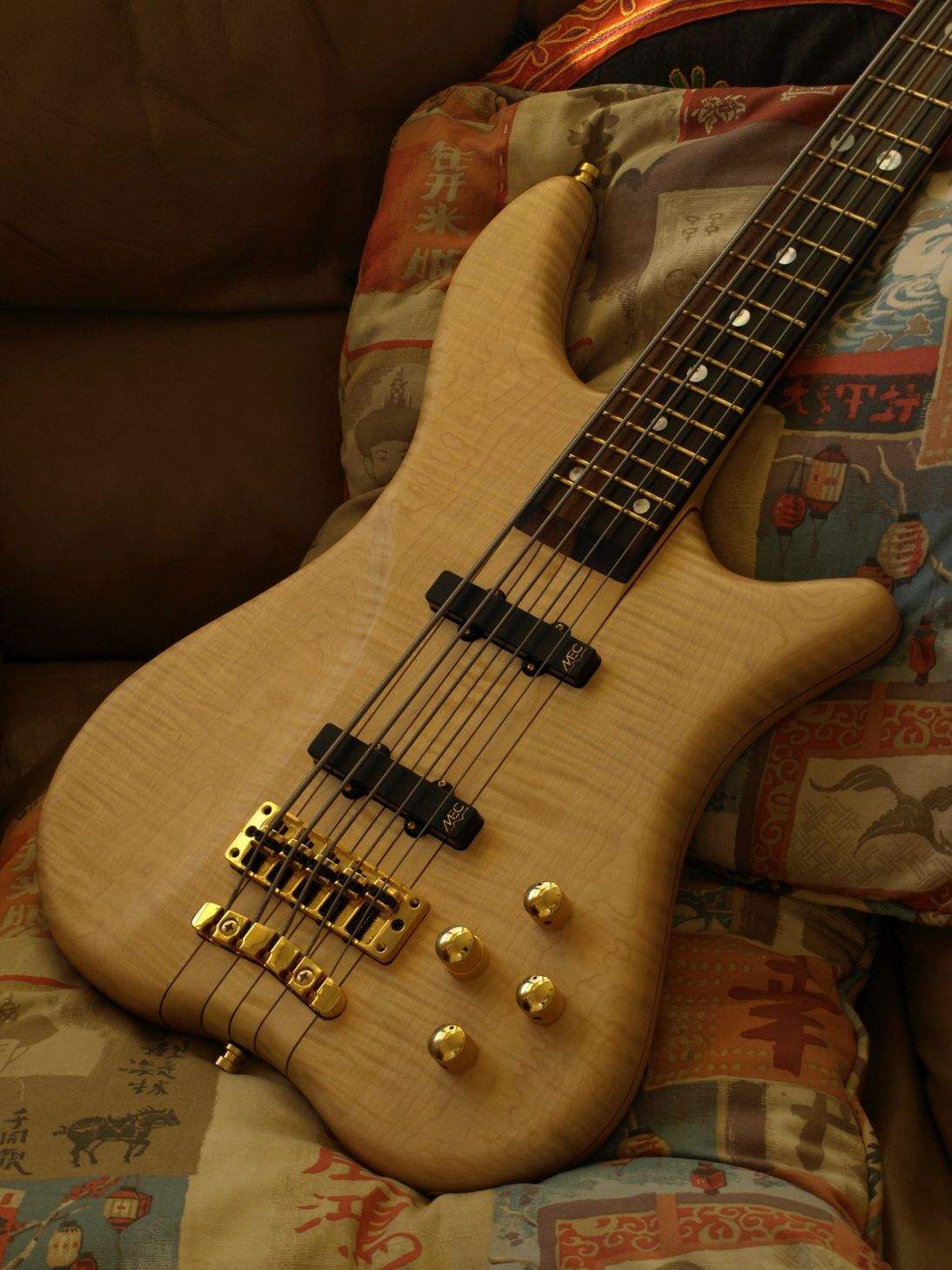 KNT5_Body_02.jpg