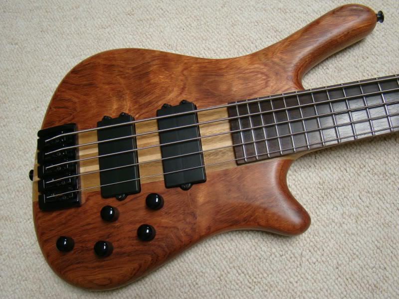 Kona5stringexocticbass001.jpg