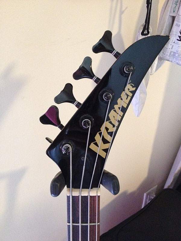 kramer-headstock.jpg