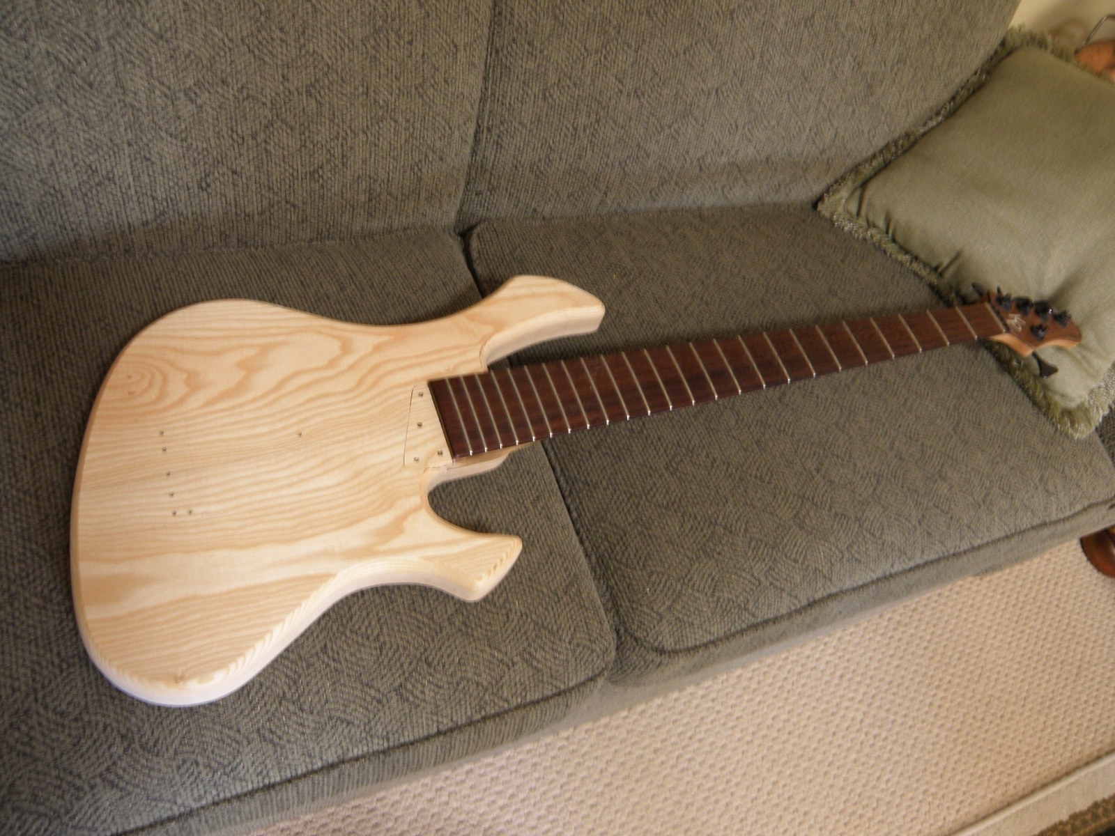 Krissnewguitar003.jpg