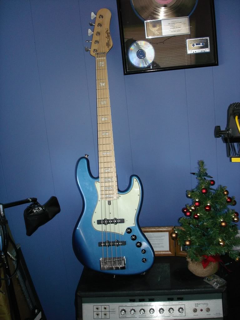 lakeplacidbluereneckmaple.jpg