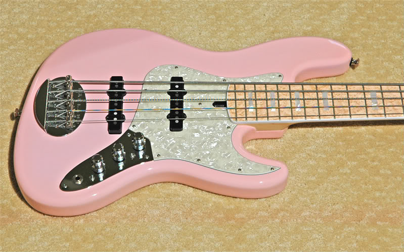 LakJO5Body01W.jpg